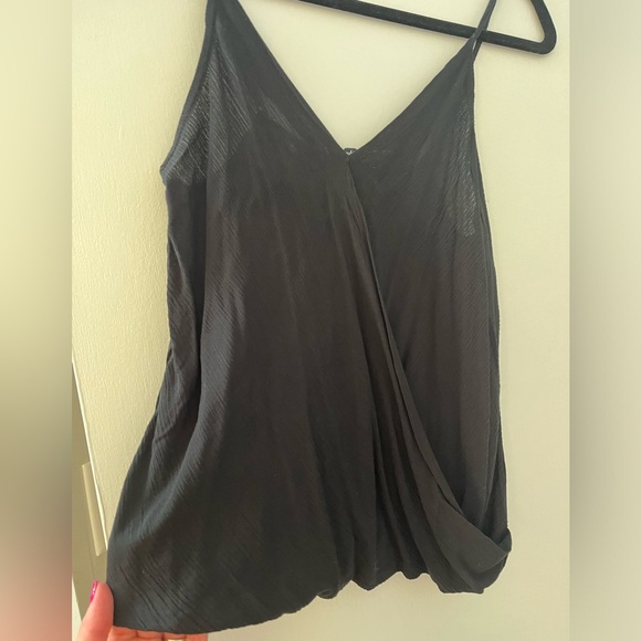 Black cropped spaghetti strap tank blouse in a size large - Picture 5 of 12